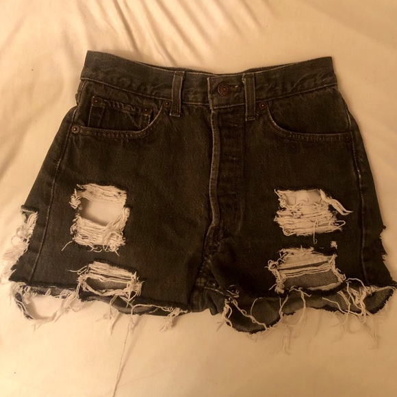 Vintage Levi shorts - Picture 3 of 3